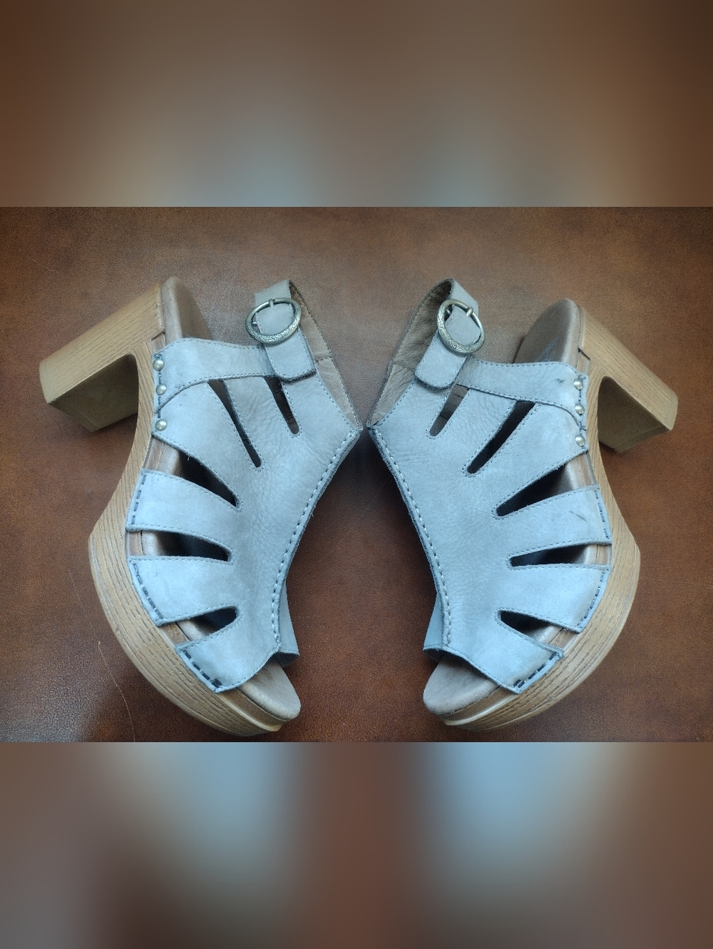Dansko Demetra Taupe Milled Nubuck Chunky Faux Wood Cutout Block Heel Sandals 38